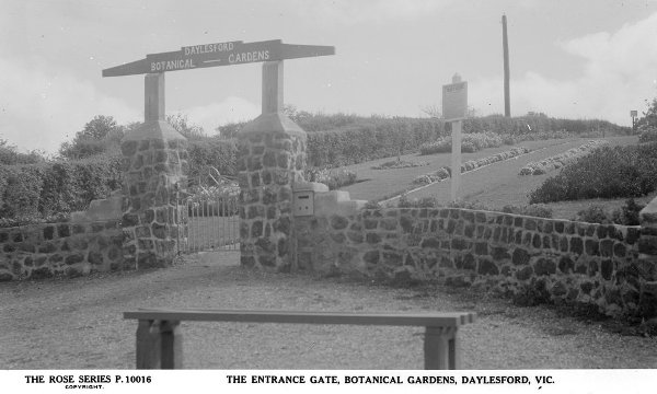 Daylesford gardens wombat hill entrance gate