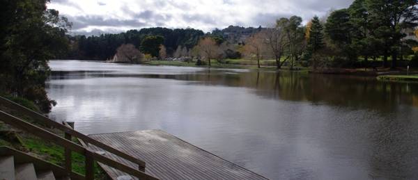 lake daylesford view from jetty