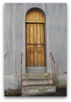  treasure hunt old door