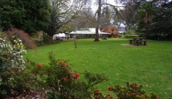 Daylesford Wombat Hill botanical gardens picnic area